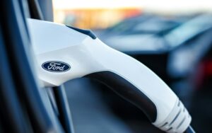 Voiture électrique ou carburant de synthèse : ce que disent les chiffres